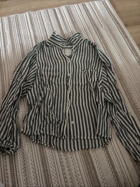 American Eagle Outfitters Green and White Striped Button-Down Shirt